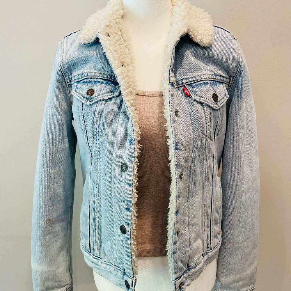 Levi's Vintage 90’s Sherpa Lined Denim Trucker Jacket
